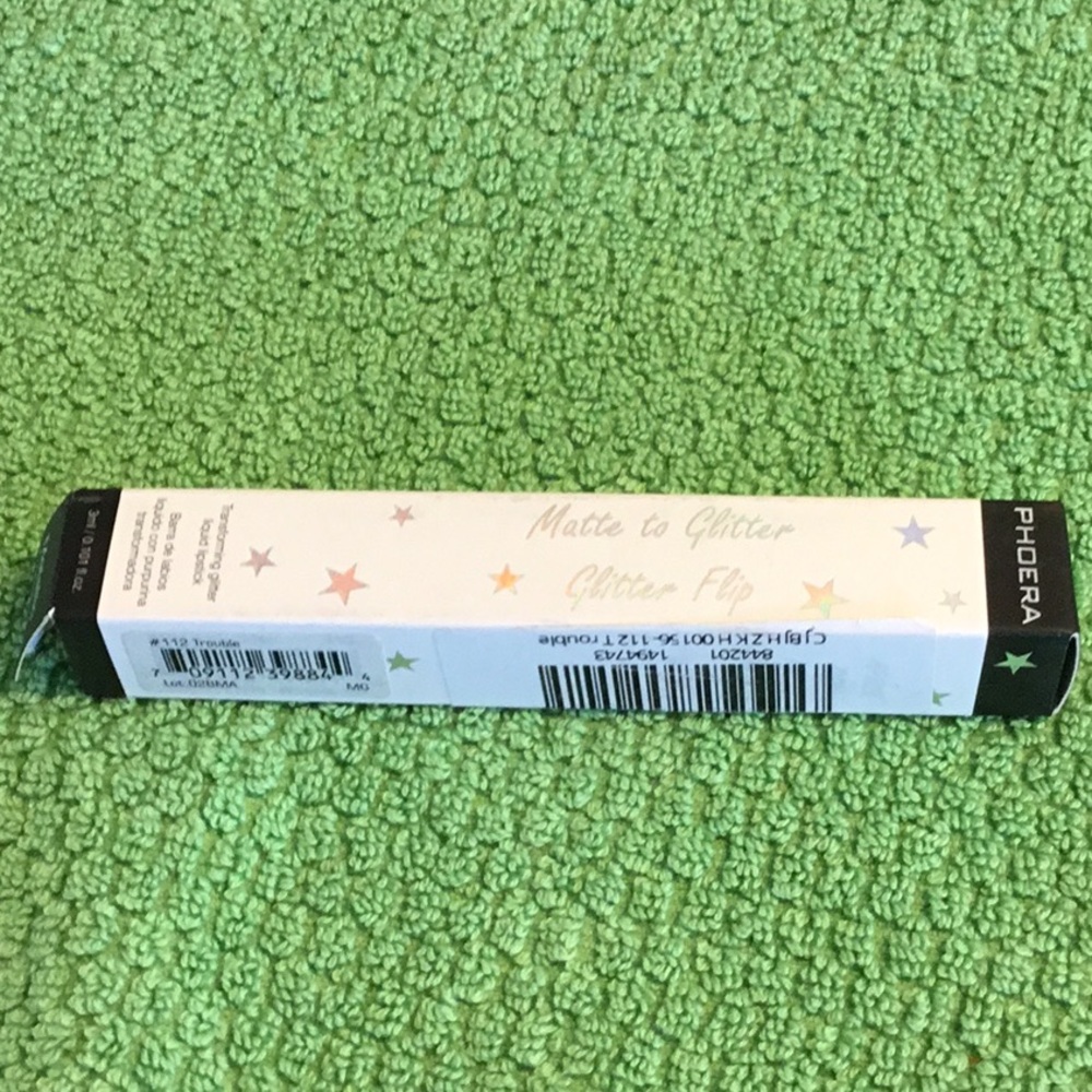 NIB Phoera Matte to Glitter Lipstick